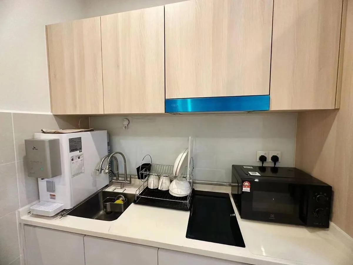 Sunset Seaview Studio Apartment At Kota Kinabalu City Centre 0*,